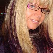 Lara Bolton (@theamegagal)