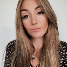 Denise Lutz's Instagram, Twitter & Facebook