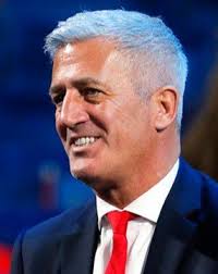 Swiss Football Data على X: "Alright, I think we all need this. Vladimir  Petkovic as Kent Brockman. A thread. #SUI #EURO2020  https://t.co/Ec0dnoAkml"