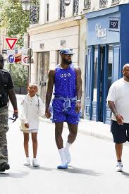 LeBron James seen walking around Paris with his daughter Zhuri James.  Amazing moment for the father/daughter duo! NBAThreads