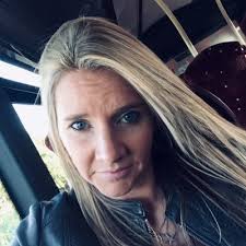 Anna Bennett 🇮🇹 (@AnnaSB24)