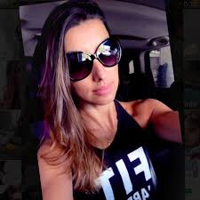 Who can change light bulbs in a 19ft ceiling chandelier?