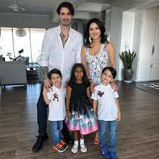 Sunny Leone Posts Family Photo on Twins Asher and Noah's Birthday, Sends Love for 'Little Angels' - News18