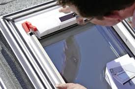 Sie schützen so effektiv, weil außenmarkisen für dachfenster die sonnenstrahlen stoppen, bevor diese die fensterscheiben erreichen. Nie Mehr Schwitzen Unterm Flachdach Bauhandwerk
