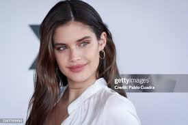 14,953 Sara Sampaio Photos & High Res Pictures