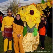 Bunga terlihat anggun sekali tampilmu engkau hadir hiasi alamtempat mengadu hidupku penyejuk halaman rumah yang asri itu menyatu dalam. Kemeriahan Sukan Sekolah Dengan Tema Floria Cikgu Norazimah