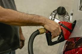La gasolina extra pasó de us$1,85 a us$2,39 por galón en ecuador, país que usa el precio medio de la gasolina regular en américa latina ronda los us$0,86 por litro, según el índice global petro. Litro Da Gasolina No Ceara Chega A R 5 27 E Apresenta 6Âº Maior Valor Do Brasil Economia O Povo Noticias Em Fortaleza Ceara E Mundo