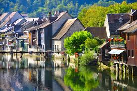 Chaque coin de cette vaste et riche région a ses propres traditions et sa propre architecture. Immobilier Notaires Franche Comte