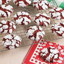 Join paula in this blast from the past to make a delightful and easy christmas treat: Red Velvet Crinkle Cookies Paula Deen Magazine