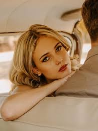 Beautiful @juane_rossouw Photographer: @somethingprettyphoto Dress:  @esjesdesignharties I always love doing your makeup❤️