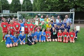 Bornheim 8 Fussballcup Der Stadt Bornheim Teams Aus Allen Bornheimer Grundschulen Beteiligt Rheinische Anzeigenblaetter De