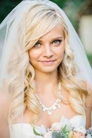 Wedding Caps And Veils Hair Down Wedding Hairstyle With Veil Wavy Wedding Hair Wedding Hairstyles Trendy Wedding Hairstyles