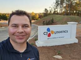 Darryl Wells's Instagram, Twitter & Facebook