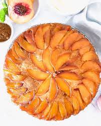 Peach Upside Down Cake With Salted Caramel Sauce Easycakes Summercakes Peachcake Peachupsidedowncake Peach Upside Down Cake Upside Down Cake Peach Cake