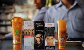 The main ingredient is hydroquinone (2%), but the cream also includes mineral oil, sodium sulfite, ascorbic acid, stearate, water glycerin, methyl paraben and fragrance. Skin Lightening Creams Are Dangerous Yet Business Is Booming Can The Trade Be Stopped Race The Guardian