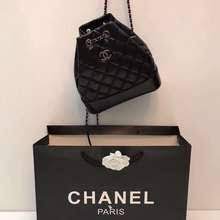 Setiap model tas pria dan wanita atau tas branded yang lagi populer di tahun ini seperti tas fossil original cowok atau tas fossil original cewek semakin diminati. Tas Chanel Wanita Terbaru Harga Jual Online