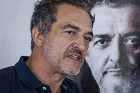 He has appeared in more than one hundred films since 1980. Rogerio Samora Mantem Se Em Coma