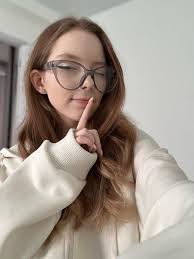 Rhonda Garrett's Instagram, Twitter & Facebook