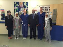 منح جامعة الملك السعود للأجانب. Ø·Ù„Ø§Ø¨ Ø·Ø¨ Ø¬Ø§Ù…Ø¹Ø© Ø·ÙŠØ¨Ø© ÙŠØªØ¯Ø±Ø¨ÙˆÙ† ÙÙŠ Ù…Ø³ØªØ´ÙÙŠØ§Øª Ù…Ø§Ù†Ø´Ø³ØªØ± Ø§Ù„Ø¨Ø±ÙŠØ·Ø§Ù†ÙŠØ© ØµØ­ÙŠÙØ© ØµÙˆØª Ø§Ù„Ù…Ø¯ÙŠÙ†Ø© Ø§Ù„Ø¥Ø®Ø¨Ø§Ø±ÙŠØ© Ø§Ù„Ù…ÙˆÙ‚Ø¹ Ø§Ù„Ø±Ø³Ù…ÙŠ Ù„Ø£Ù‡Ø§Ù„ÙŠ Ø§Ù„Ù…Ø¯ÙŠÙ†Ø© Ø§Ù„Ù…Ù†ÙˆØ±Ø©