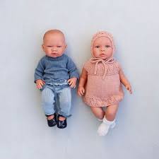 Bliv inspireret af vores gratis strikkeopskrifter her. Mette Hvitved Min Dukkegarderobe