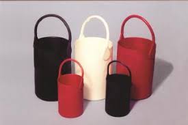 To convert from litres to uk gallons, multiply your figure by 0.21996923465436 (or divide by 4.5460902819948). Qorpak 235348 Large Black Bottle Tote Safety Carrier Accommodates 2 5 Liter 5 Pint And 4 Liter 1 Gallon Bottles Products Lab Consumables Bags Containers Glassware Bottles Jars Jugs Bottles Bottle Carrier Scientific Sales Inc