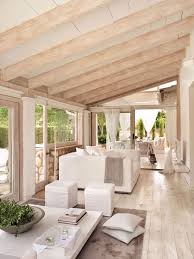 Exemple Comment Decorer Un Salon Blanc Et Bois De Style Moderne Et Relaxant Avec Meubles En Blanc Et Bois Idee Plaf Hayallerinizdeki Ev Ev Icin Oturma Odalari