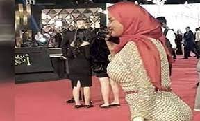 وأفرجت سما عن الصور الأولى من الحلقات التي تم تصويرها وتبدو فيها وهي ترتدي الحجاب. Ø³Ù…Ø§ Ø§Ù„Ù…ØµØ±ÙŠ ØªØ«ÙŠØ± Ø§Ù„Ø¬Ø¯Ù„ Ù…Ù† ÙÙˆÙ‚ Ø­Ø¬Ø§Ø¨ ÙˆÙ…Ù† ØªØ­Øª ÙˆØ±Ø§ÙŠØ§ ÙŠØ§ ÙŠØ§ Ø´Ø¨Ø§Ø¨ Ø§Ù„Ù…Ø¯ÙŠÙ†Ø© Ù†ÙŠÙˆØ²