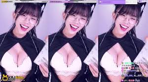 巨乳美女ダンサー @s201111 セクシー乳揺れダンス集 (9)