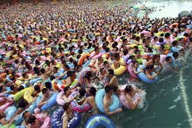Standing Room Only People Cool Down In A Swimming Pool Daying County Sichuan Province China Pool Lifeguard Swimming Pools