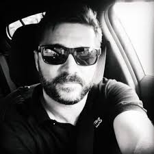 Roberto Angulo (@titorober75)