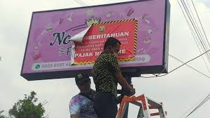 Sampai disini dapat diambil kesimpulan bahwa posisi nasabah yang meminjam uang dia akan memberikan riba. Tunggak Pajak 11 Tempat Usaha Di Bandar Lampung Ditempeli Stiker Suara Lampung