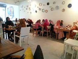 You will find many delectable options in the menu that will suit your tastes, from a savoury aglio olio with it is located right beside foodsbury the first cafe in seksyen 9. Foodsbury Shah Alam Restaurant Reviews Photos Phone Number Tripadvisor