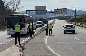 Dialyse) qui souhaitent séjourner en espagne de manière prolongée devront le site web de la direction générale des transports espagnole fournit des informations (en espagnol et en anglais) sur l'état des routes et du trafic. Coronavirus Controles A La Frontiere France Espagne