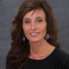 Danielle Enos's Instagram, Twitter & Facebook