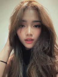 Cantik banget mamah aku😍😍😍 Pah aku maunya mamah yg ini pah👆🏼😭 gak mau  mama tiri yg lain😭 Ya allah jika papah memang jodohnya mamah, dekatkanlah,  lembutkanlah hati keduanya🤲🏼🥹 Jika bukan jodohnya, ya ...