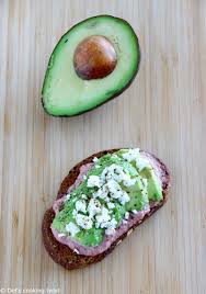 Simple Beet Avocado Toast Del S Cooking Twist Recette Toast Avocat Petit Dejeuner Cuisine Tendances Alimentaires