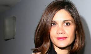 Πιστό στο ραντεβού του, κάθε δεύτερη παρασκευή, το instagram page του @momusnetwork μας χαρίζει ακόμη ένα φρέσκο επεισόδιο γεμάτο γέλιο, πικάντικα νέα και μπόλικη. Anna Maria Papaxaralampoys Apithano Gr