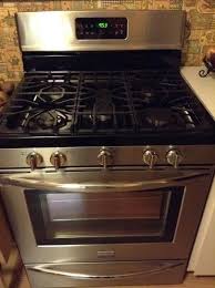 Frigidaire Gallery 5 0 Cu Ft Gas Range With Self Cleaning Quickbake Convection Oven In Smudge Proof Stainless Steel Fggf3045rf The Home Depot Convection Oven Frigidaire Gallery Convection