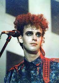 Aunque no era simple, porque los artistas no lo son. Pin De Gissel Ale En Musica Gustavo Cerati Gustavo Cerati Joven Soda Stereo