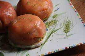Domes De Saumon Avocat Et Oeuf Poche Du Jardin Et Du Marche A L Assiette Et A La Bouche Recettes De Cuisine Oeuf Poche Aperitif Saumon