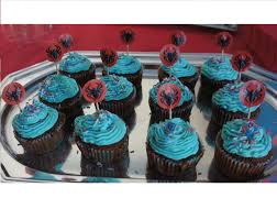 Cupcake Spiderman Cake Chocolat Glacage Creme Au Beurre Et Colorant Alimentaire Cake Chocolat Cupcakes Colorant Alimentaire