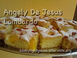 Succede che a settembre la stagione delle pesche stia per finire e lo ammetto, la cosa mi fa un po' soffrire inside (è una vita dura, lo so). Torta Soffice Alle Pesche E Coulis Di Fragole Ricette Light Golose