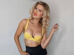 E4 Hollyoaks star Sarah Jayne Dunn knows which co-star complained about her  OnlyFans account - Mirror Online