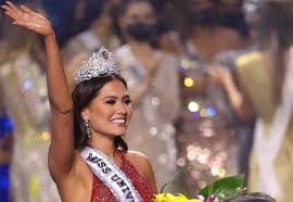 El miss universo es un título de belleza femenina que se lleva a cabo anualmente desde 1952. A Ahxfeoyjsybm