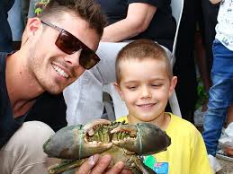 Big crowds for inaugural Wynnum Seafood Festival