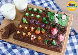 Tortendeko Backzubehor Meine Backwelt In 2020 Farm Cake Chocolate Zucchini Cake Creative Birthday Cakes