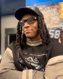 At this point, it's just me vs whoever wanna lose. • #Week12 Outfit details  at the link in my bio ✨