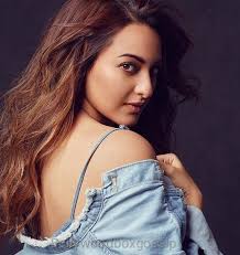 Sonakshi sinha lifestyle 2020, income, house, boyfriend, cars, family, biography & net worth sonakshi sinha bra size, age, weight, height, measurements 2018 like comment share subscribe. Sonakshi Sinha Age Wiki Biography Height Weight Movies Husband Birthday And More Bollywood Box Gossip