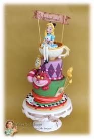 Pretty cakes beautiful cakes amazing cakes wedding cakes with cupcakes cupcake cakes alice in wonderland cakes wonderland party cake wrecks crazy cakes. Alice In Wonderland Cake Alice In Wonderland Cakes Cake Designs For Kids Cake
