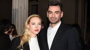 Η φαίη ξυλά (νέα υόρκη 8 μαΐου 1975) είναι ελληνίδα ηθοποιός. Kwnstantinos Giannakopoylos Faih 3yla H Aitia Toy Celebrities Eidhseis